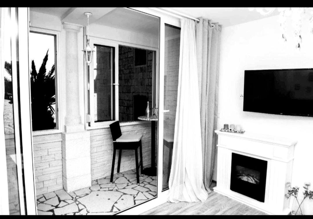 Apartman Cezar2 โรกอซนิซา ภายนอก รูปภาพ